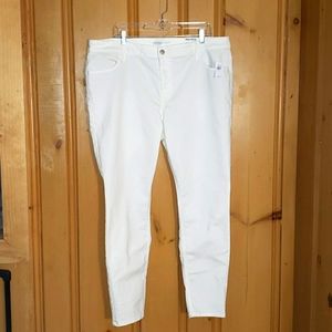 Old Navy white skinny jeans 18